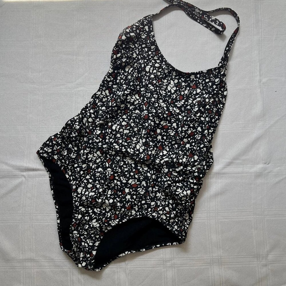 New without tags TOAST one piece flower swimsuit with ruching size 12 US